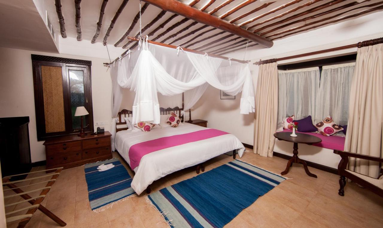 Jacaranda Indian Ocean Beach Resort Diani Beach Room photo