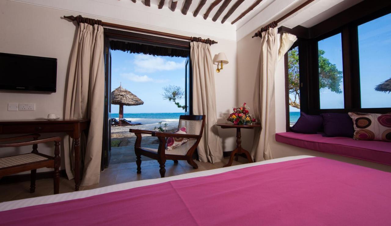 Jacaranda Indian Ocean Beach Resort Diani Beach Room photo